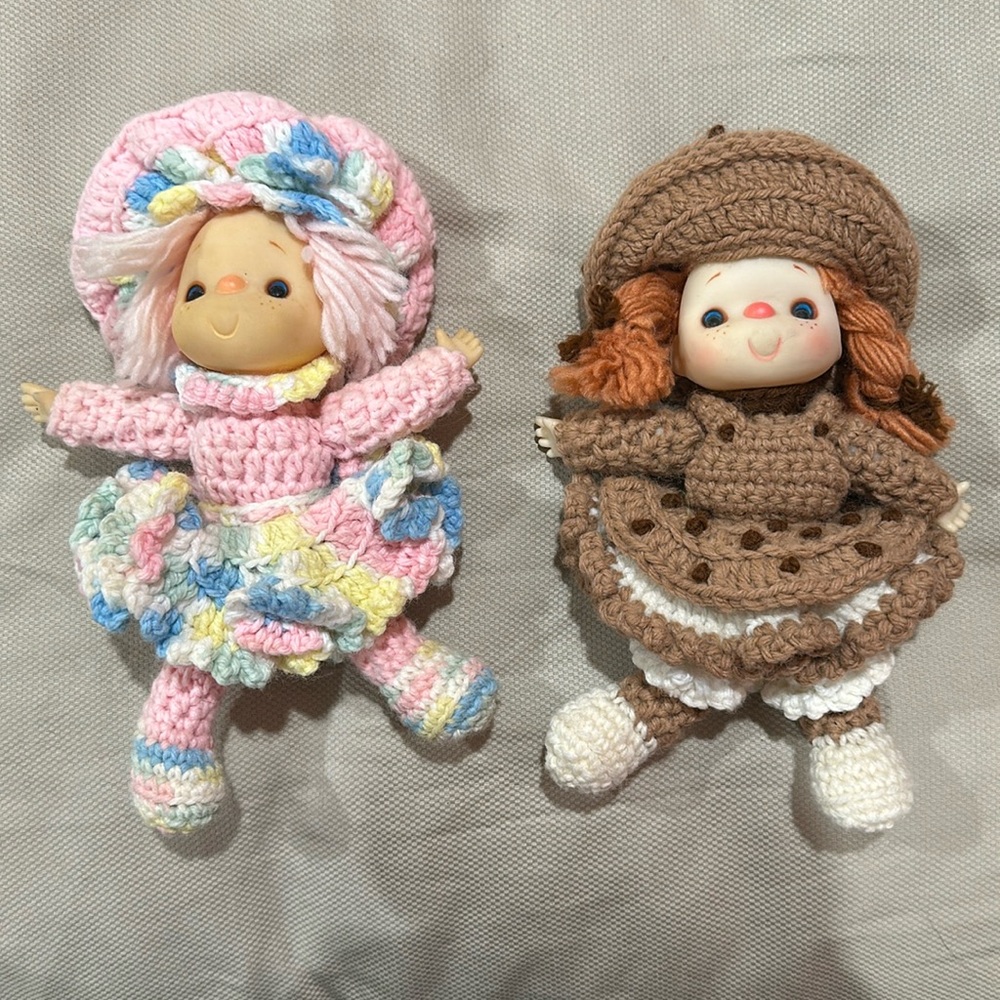 Hand knitted Peppermint Patty & Chocolate Chip dolls-like new, never played with